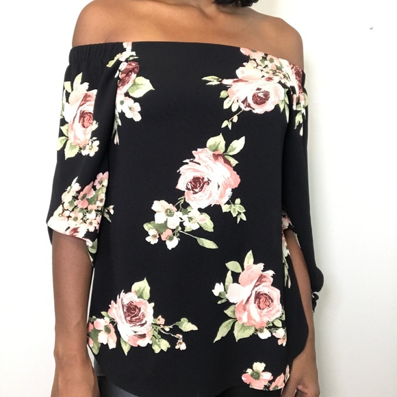 🌸 Floral print off the shoulder blouse 🌺 - Picture 2 of 6